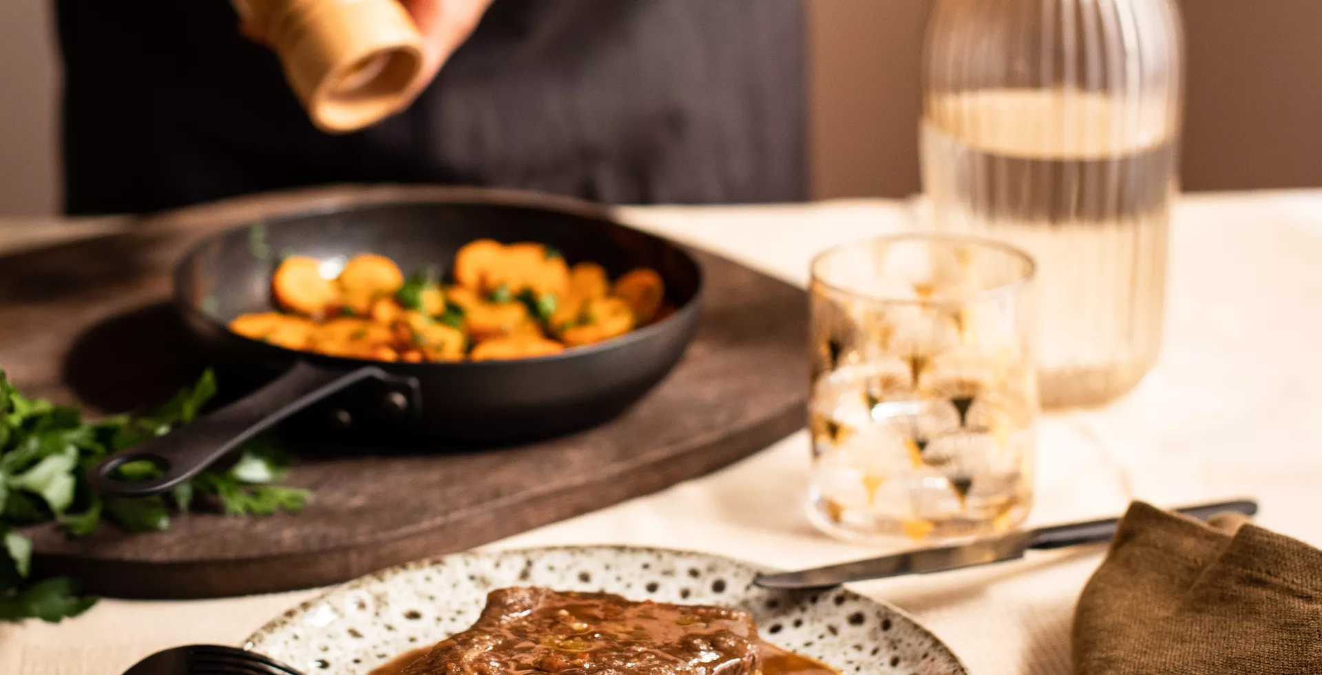 STRACOTTO DI ARROSTO CON CAROTE PREZZEMOLATE